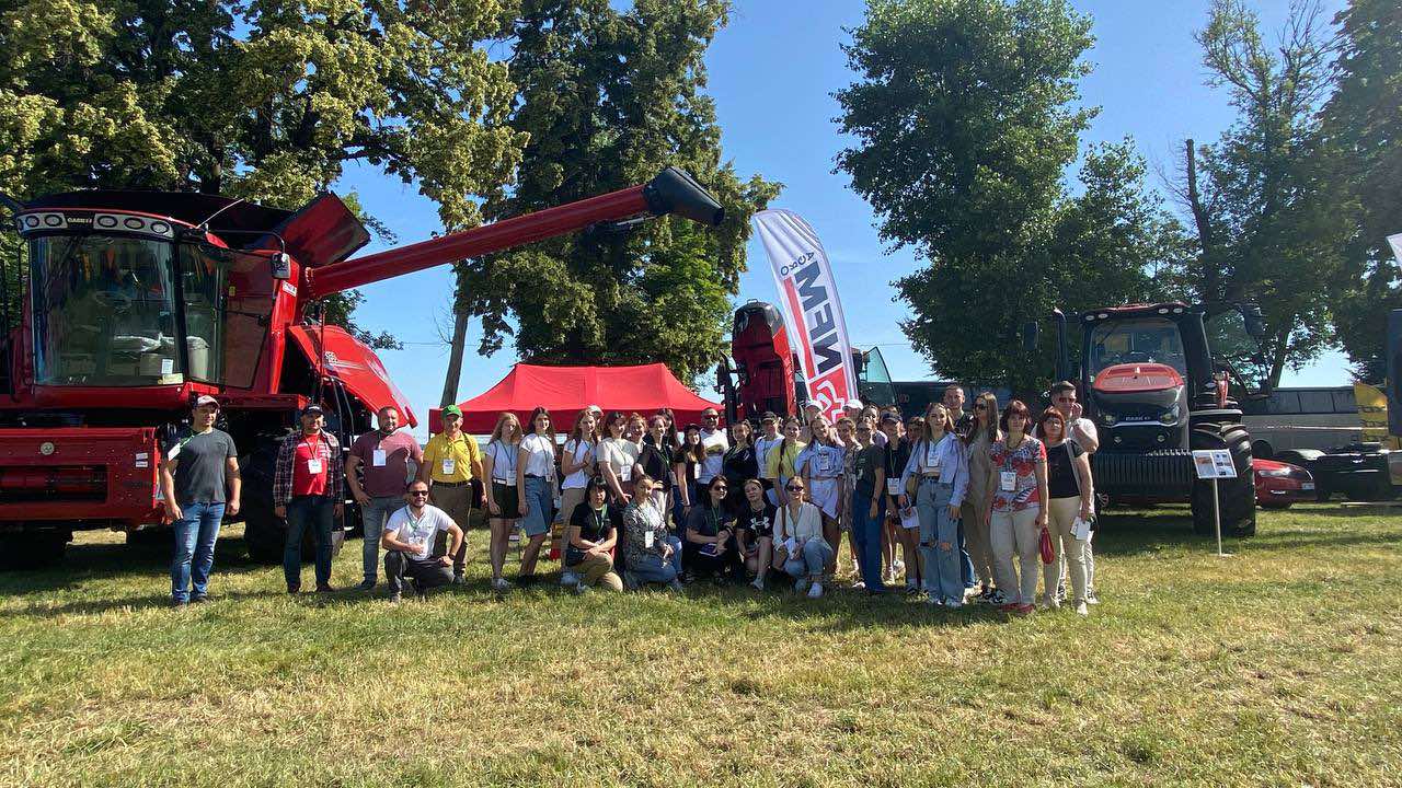 На оглядинах сільськогосподарської техніки